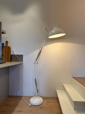 ZUIVER Vloerlamp, wit, groot, industrieel beschikbaar voor biedingen