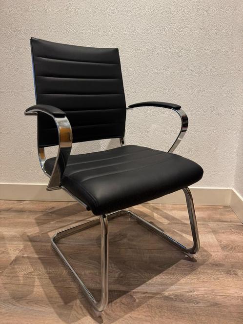 Design vergaderstoel zwart kunstleer, Huis en Inrichting, Bureaustoelen, Zo goed als nieuw, Zwart, Ophalen