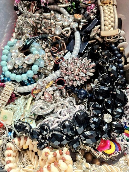 Grote partij prachtige vintage sieraden / y2k retro goth, Sieraden, Tassen en Uiterlijk, Kettingen, Zo goed als nieuw, Overige materialen