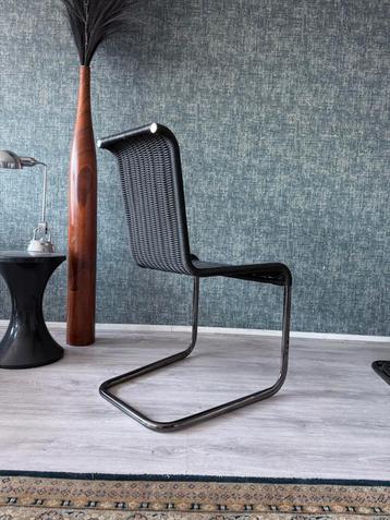 4 Tecta D20 Cantileverstoelen – Zwart Rotan & Parelchroom beschikbaar voor biedingen
