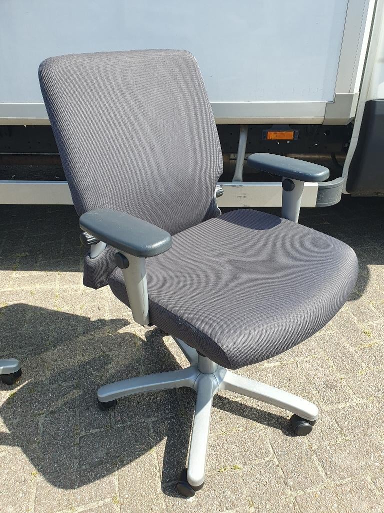 Oerdegelijke ARBO Comforto 77 bureaustoel (10 beschikbaar), Postbus, Zwart, Info.eu@haworth.com, Haworth Comforto