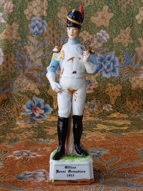 Oud Engels militaria beeldje van historische soldaat 21 cm., Antiek en Kunst, Antiek | Porselein, Ophalen of Verzenden