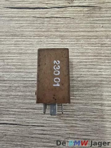 Crash alarm relais BMW 3/5/7/8 serie E31 E32 E34 E36 1384761 beschikbaar voor biedingen