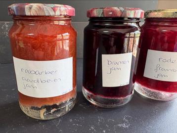 Zelfgemaakte jam beschikbaar voor biedingen