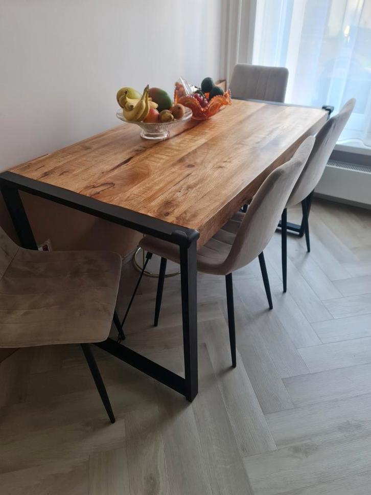 Mooie mangohouten eettafel van 140x80, Huis en Inrichting, Tafels | Eettafels, Ophalen of Verzenden