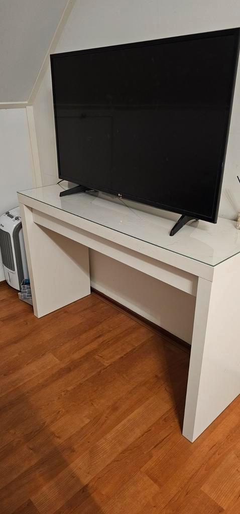 Witte make-up tafel met glazen blad – in perfecte staat!, Huis en Inrichting, Bureaus, Zo goed als nieuw, Ophalen
