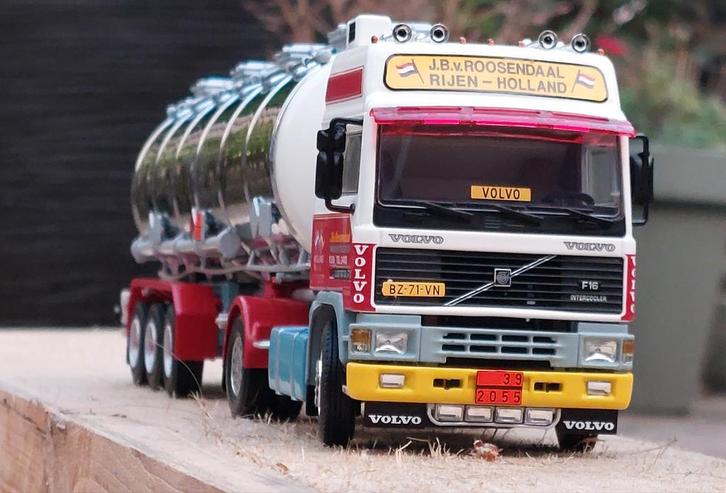 WSI Volvo F16 globetrotter van J.B. van Roosendaal - Rijen, Hobby en Vrije tijd, Modelauto's | 1:50, Nieuw, Bus of Vrachtwagen