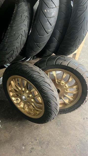 Vespa sprint wielen grote trommel sixties goud €80 beschikbaar voor biedingen