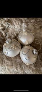 Mooie kerstballen in ivoor, Diversen, Kerst, Ophalen of Verzenden