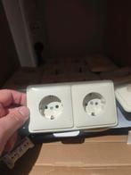 Partij nieuwe dubbele stopcontacten - 220 euro, Ophalen, Nieuw, Stopcontact