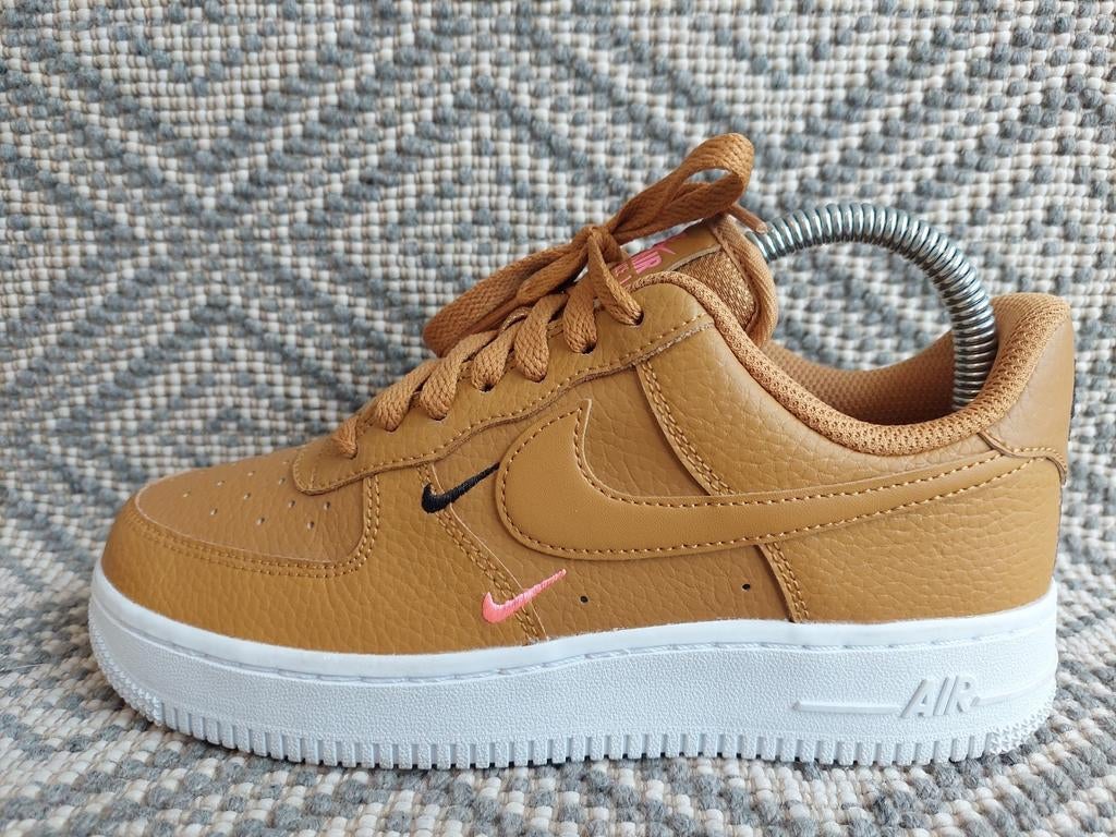 Nike air force 1 low '07 essential wheat mini 37.5, Kleding | Dames, Schoenen, Overige kleuren, Nike, Ophalen of Verzenden, Sneakers of Gympen