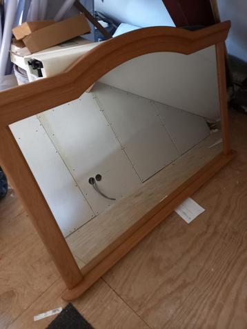 Mooie grote vintage spiegel met eikenhouten lijst beschikbaar voor biedingen