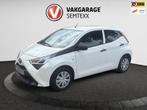 Toyota Aygo 1.0 VVT-i X-Fun | Airco | Radio | Centrale Vergr, Auto's, Toyota, Voorwielaandrijving, Stof, Gebruikt, 4 stoelen