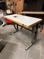 Naaimachine onderstel / werktafel in hoogte instelbaar, Hobby en Vrije tijd, Naaimachines en Toebehoren, Gebruikt, Industrieel