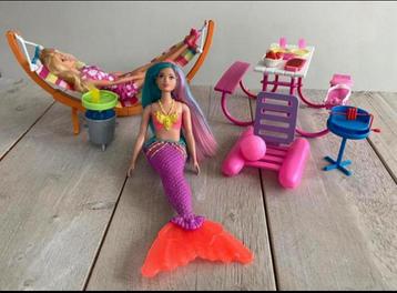 Barbie poppen meubelen accessoires schoentjes kleertjes beschikbaar voor biedingen