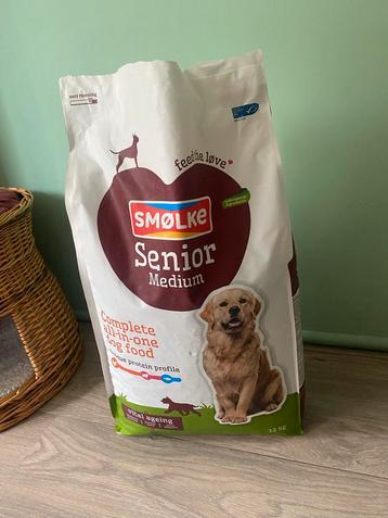SMOLKE hondenbrokken senior hond beschikbaar voor biedingen