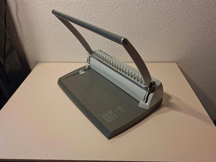 GoedeIbico Ibimaster 85 inbindmachine met bindruggen!, Diversen, Bureau-accessoires, Gebruikt, Ophalen of Verzenden
