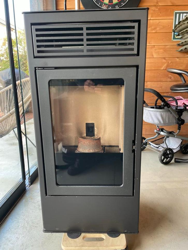 Pelletkachel Italiana Camini Yulia 7kw, Huis en Inrichting, Kachels, Gebruikt, Vrijstaand, Pelletkachel, Hout, Ophalen of Verzenden