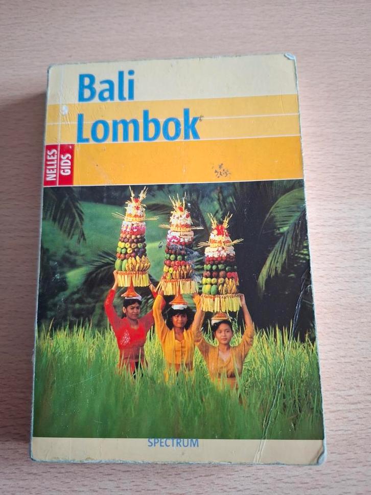 Bali Lombok Reisgids - Nelles Gids, Boeken, Reisgidsen, Gelezen, Reisgids of -boek, Azië, Overige merken, Ophalen of Verzenden