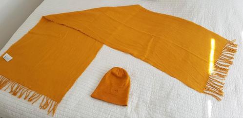 Setje sjaal muts oker geel bershka sjalen mutsen one size, Kleding | Dames, Mutsen, Sjaals en Handschoenen, Zo goed als nieuw