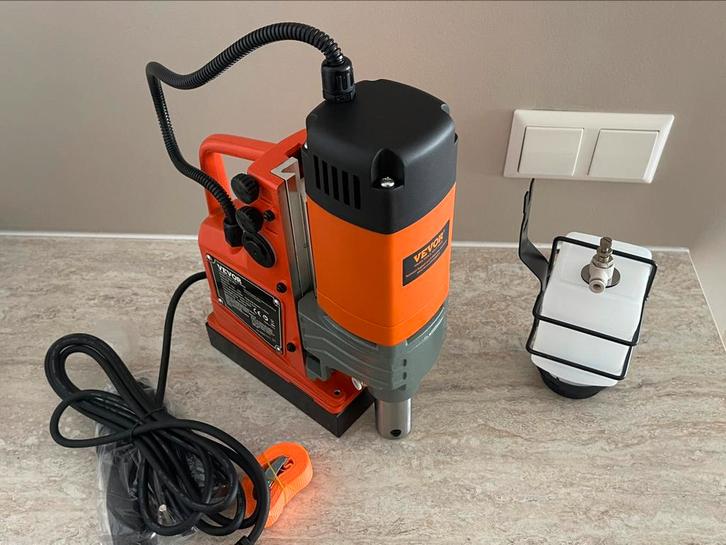 Nieuwe magneetboormachine tot 40mm/1300watt met boorkop ., Doe-het-zelf en Verbouw, Gereedschap | Boormachines, Nieuw, Boormachine