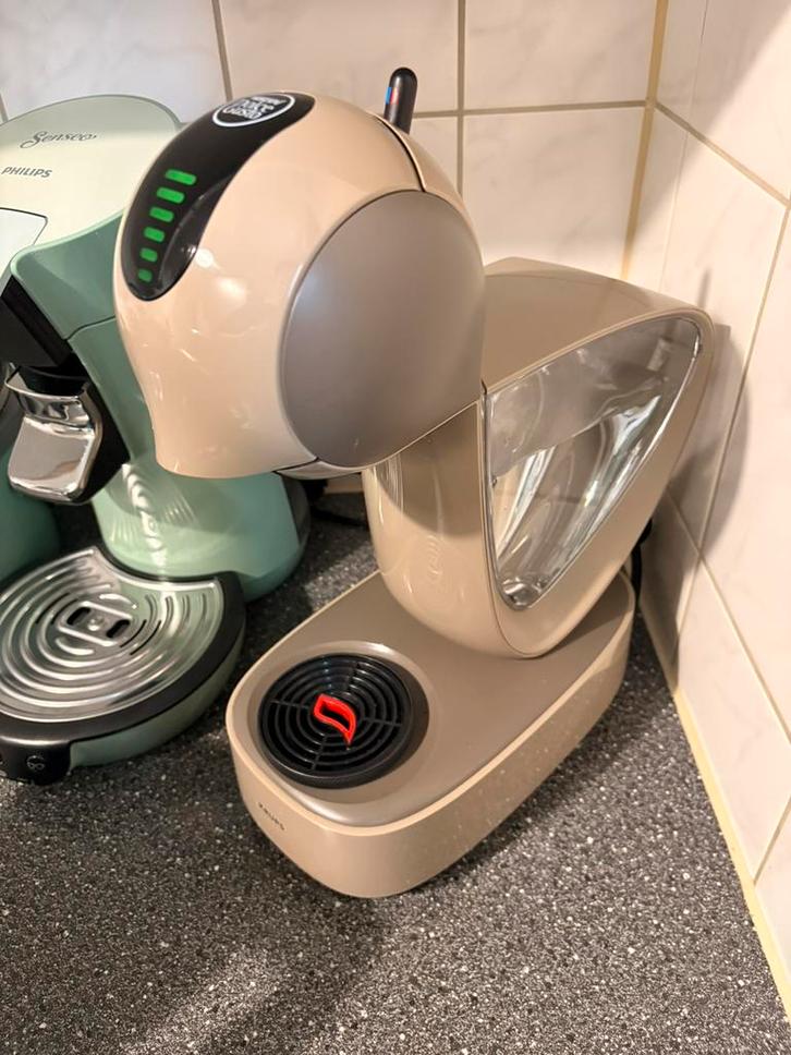 Dolce Gusto Infinissima touch - Nette Staat!, Witgoed en Apparatuur, Koffiezetapparaten, Zo goed als nieuw, Koffiepads en cups