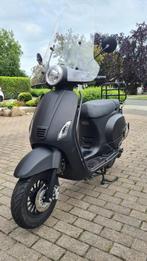 Senzo Rivalux Scooter-Geel Kenteken-Mat zwart, Fietsen en Brommers, Scooters | Overige merken, Ophalen, Maximaal 45 km/u, Zo goed als nieuw