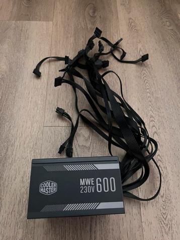 Cooler master 600W 80+ voeding beschikbaar voor biedingen