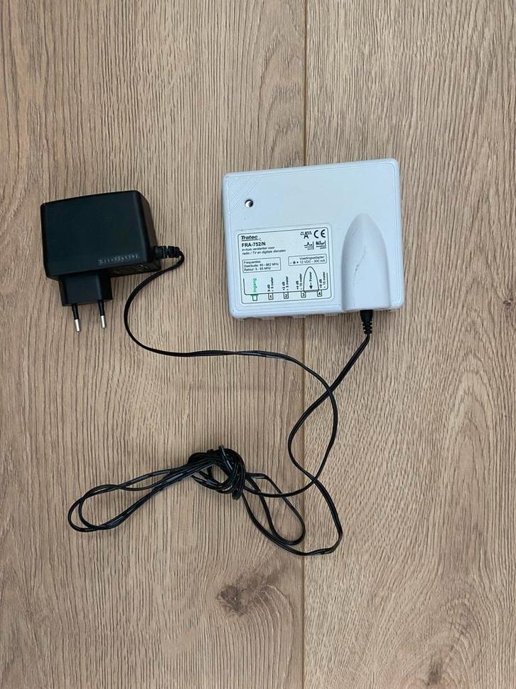 Antenneversterker Tratec FRA-752/N, Audio, Tv en Foto, Televisie-accessoires, Zo goed als nieuw, Ophalen