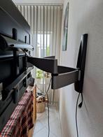 Vogel's TV Muurbeugel - Compleet en klaar voor gebruik, Ophalen of Verzenden, Zo goed als nieuw