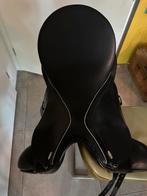 Kentaur Elektra dressuurzadel 18 inch (fit 3) met witte bies, Dieren en Toebehoren, Ophalen of Verzenden, Zo goed als nieuw, Dressuur