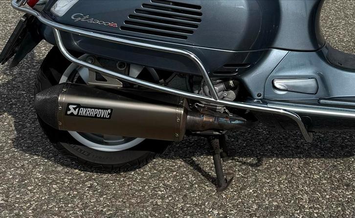 Akrapovic Uitlaat Vespa GTS, Auto-onderdelen, Uitlaatsystemen, Gebruikt, Ophalen of Verzenden