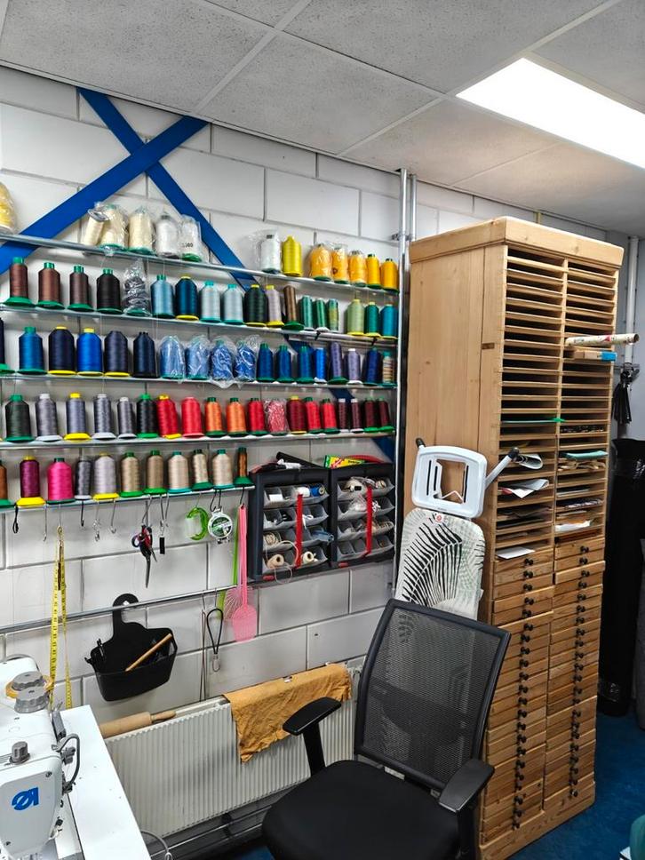 Bedrijfsbeindiging van stoffeer bedrijf, Hobby en Vrije tijd, Overige Hobby en Vrije tijd, Ophalen of Verzenden