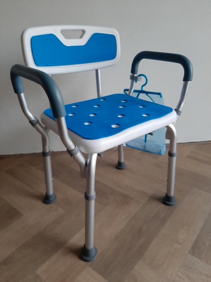 Douchestoel met afneembare rugleuning en armleuning, Diversen, Verpleegmiddelen, Nieuw, Ophalen