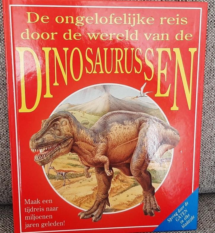 Dinosaurusboek IN ZEER GOEDE STAAT, Boeken, Kinderboeken | Jeugd | onder 10 jaar, Zo goed als nieuw, Fictie algemeen, Ophalen of Verzenden
