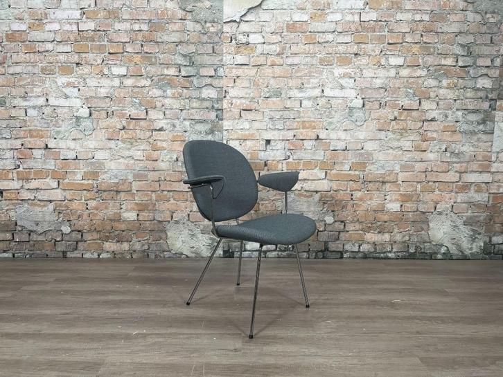 Gispen Kembo 302 Easy Chair grijs bij TheReSales, Huis en Inrichting, Fauteuils, Zo goed als nieuw, Metaal, Stof, 50 tot 75 cm