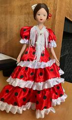 Spaanse pop popje flamenco op standaard rode jurk stippen, Verzamelen, Ophalen of Verzenden, Gebruikt, Pop