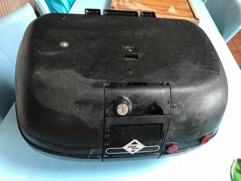 Koffer voor motor, scooter, brommer of quad helm, Fietsen en Brommers, Brommers | Toebehoren, Gebruikt, Koffer, Ophalen of Verzenden