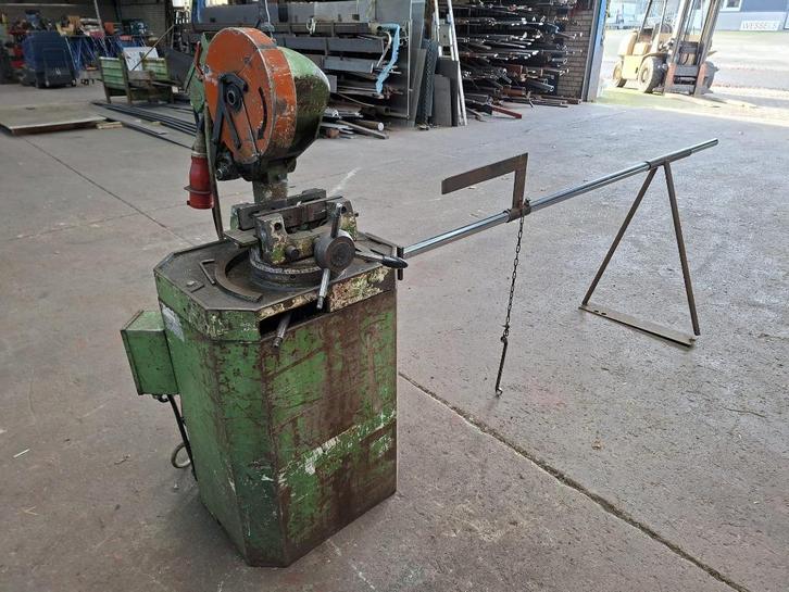Handbediende metaalcirkelzaag machine, BEWO, Doe-het-zelf en Verbouw, Gereedschap | Zaagmachines, Gebruikt, Cirkelzaag, 1200 watt of meer
