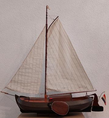 Fraai houten model van de jachtboeier "de Wereld"  beschikbaar voor biedingen