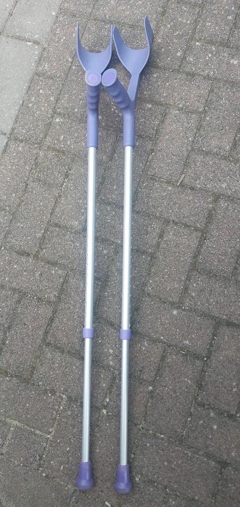 2 elleboog krukken,loopkrukken revalidatie krukken, Diversen, Loopkrukken, In hoogte verstelbaar, Ophalen of Verzenden