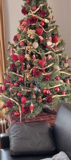 Prachtige kunst kersboom,met lampjes en vol rode versiering., Ophalen, Zo goed als nieuw