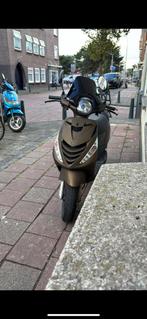 Zip piaggio, Fietsen en Brommers, Scooters | Piaggio, Ophalen, Zip, Zo goed als nieuw, Benzine