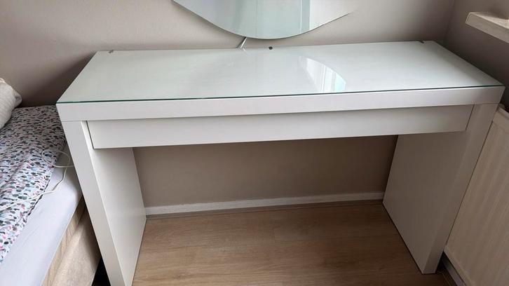 Ikea Malm bureau, Huis en Inrichting, Bureaus, Zo goed als nieuw, Bureau, Ophalen of Verzenden