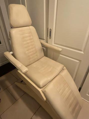 Behandelstoel beschikbaar voor biedingen