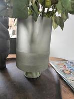 Hoge glazen zwarte vaas op voet van PTMD, Huis en Inrichting, Woonaccessoires | Vazen, Minder dan 50 cm, Glas, Ophalen of Verzenden