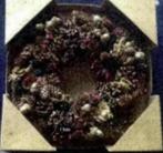 Kerstkrans denneappels, gouden eikels; 31-32 cm doorsnee, Ophalen of Verzenden, Zo goed als nieuw