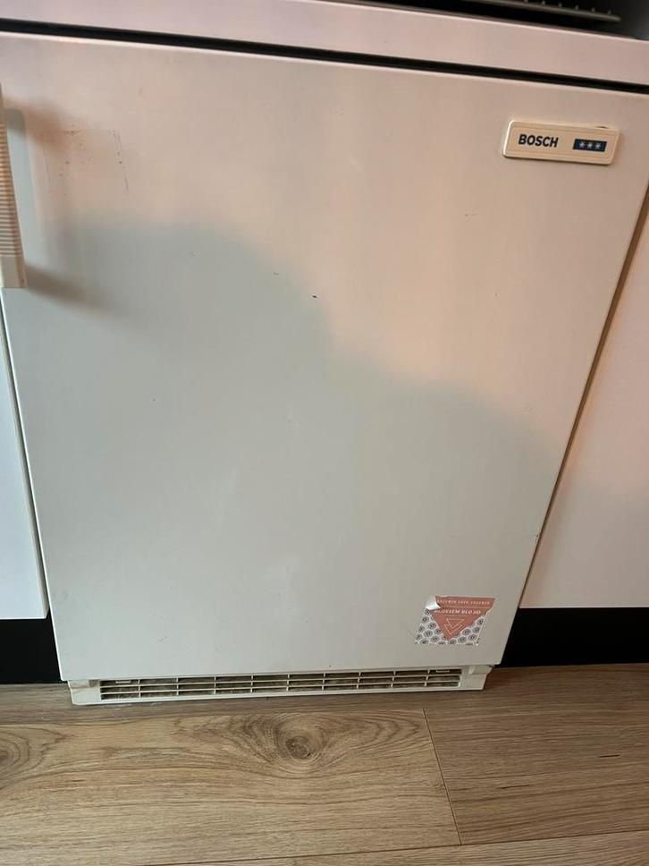 Bosch koelkast met vriesvak, Witgoed en Apparatuur, Koelkasten en IJskasten, Zo goed als nieuw, Met vriesvak, Minder dan 85 cm