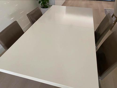 BoConcept uitschuifbare tafel met 4 stoelen T.E.A.B., Huis en Inrichting, Tafels | Eettafels, Zo goed als nieuw, 50 tot 100 cm