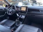 Volkswagen T-Roc 1.0 TSI R-LINE NWSTE-MODEL LEDER NAVI IQ-DR, Auto's, Volkswagen, Voorwielaandrijving, Gebruikt, Zwart, 19 km/l